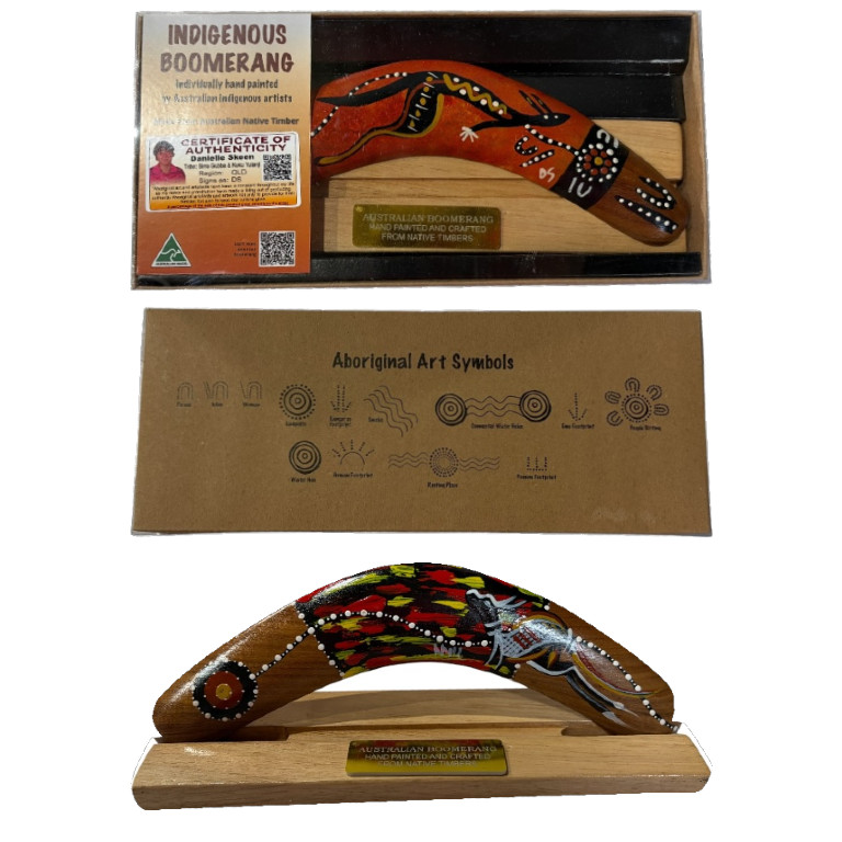 Boxed 10 Inch Detailed Animal Boomerang with Stand 5 Boxed 10 Inch Detailed Animal Boomerang with Stand - Image 3