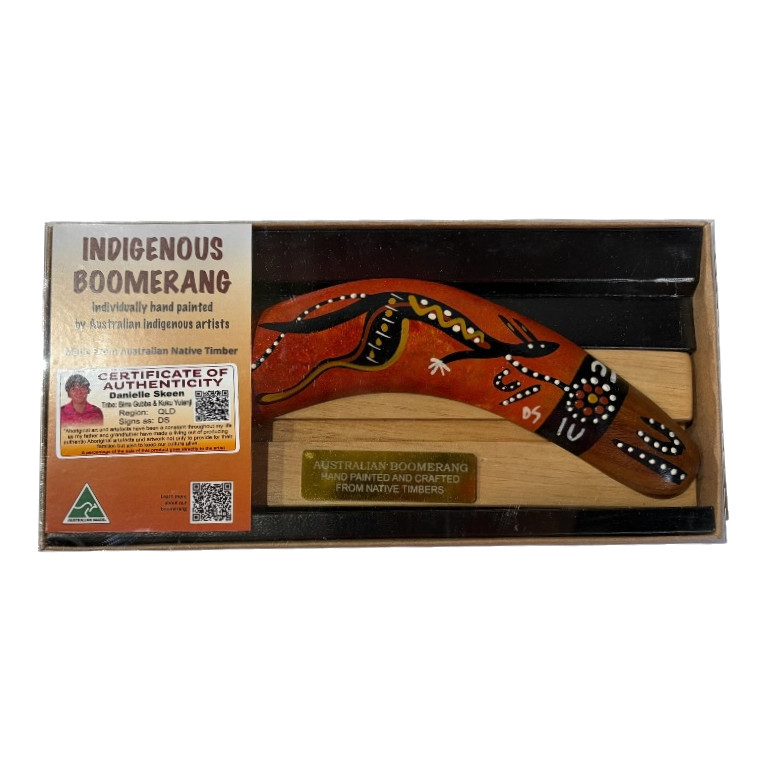 Boxed 10 Inch Detailed Animal Boomerang with Stand 4 Boxed 10 Inch Detailed Animal Boomerang with Stand - Image 2