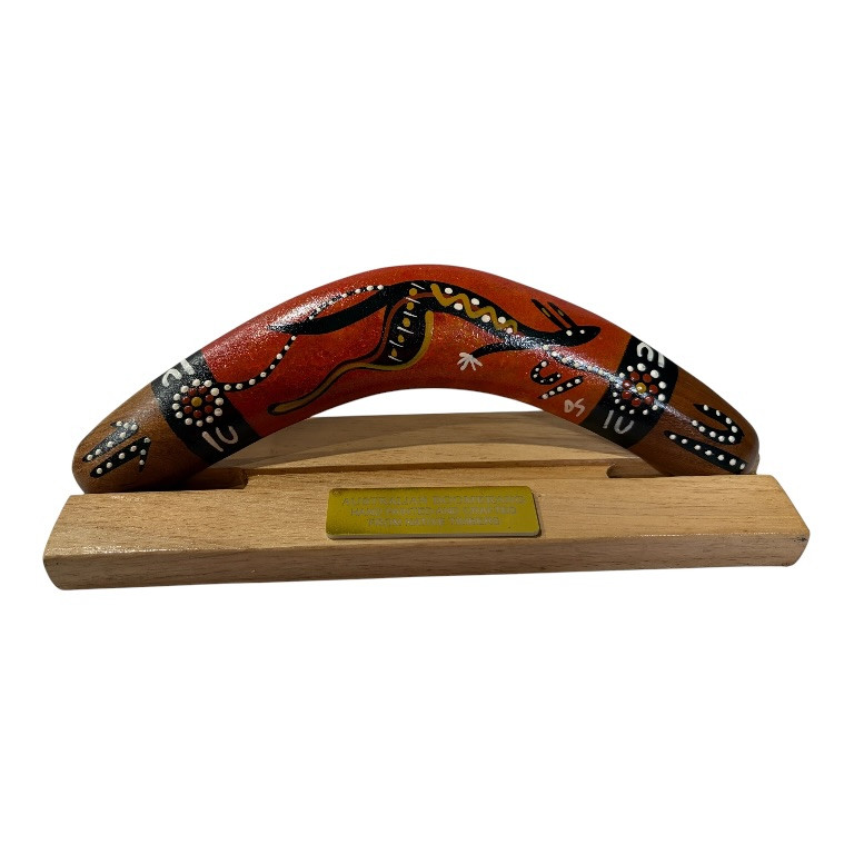 Boxed 10 Inch Detailed Animal Boomerang with Stand 6 Boxed 10 Inch Detailed Animal Boomerang with Stand - Image 4